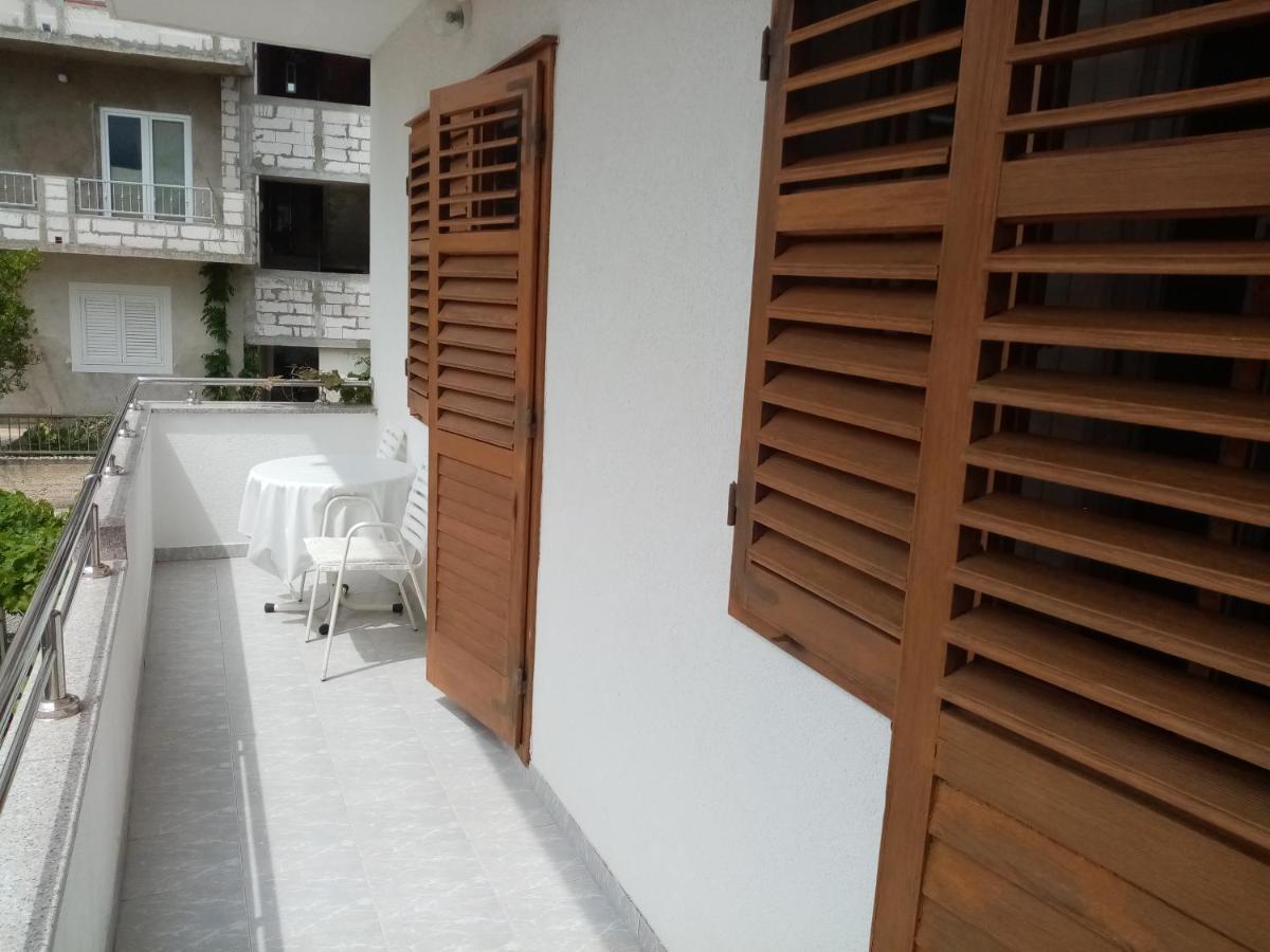 Apartments Iva Baška Voda Buitenkant foto