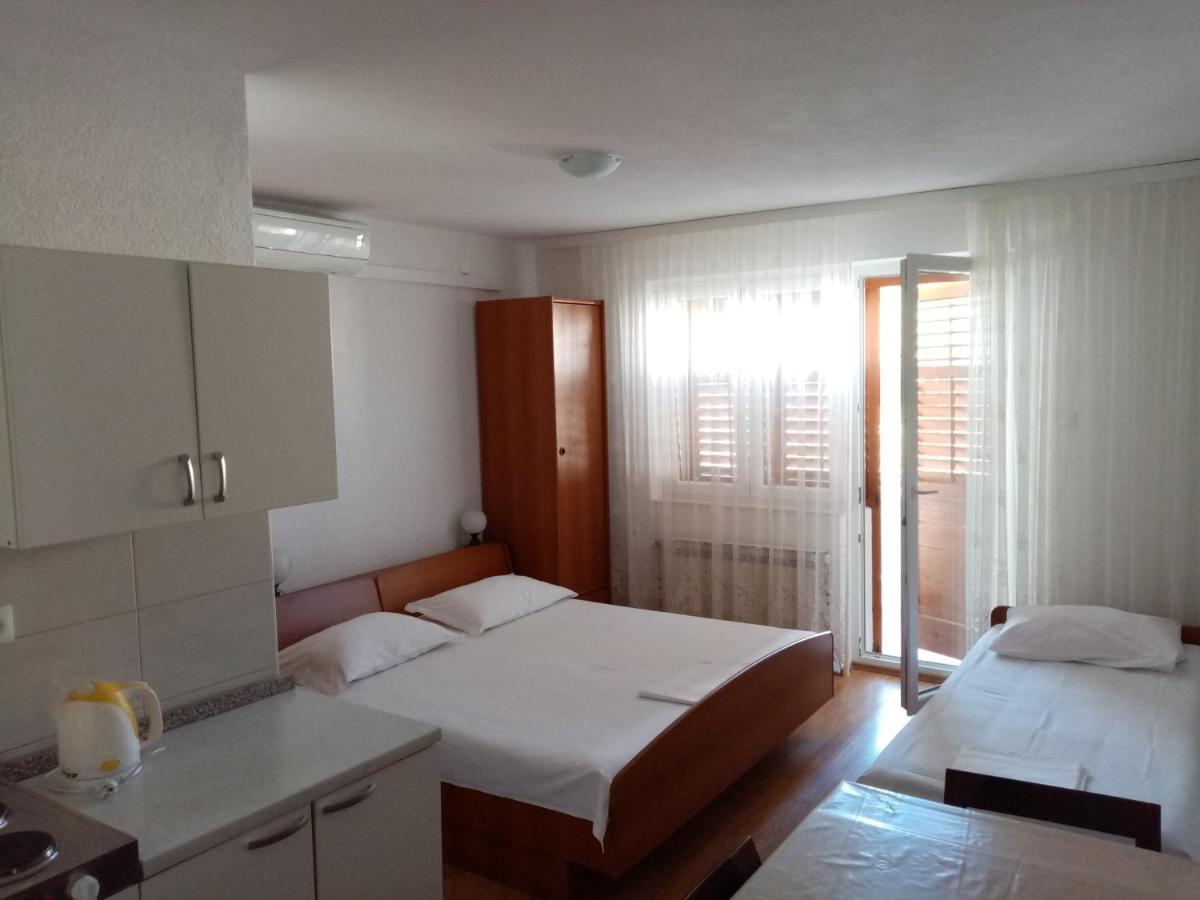 Apartments Iva Baška Voda Buitenkant foto
