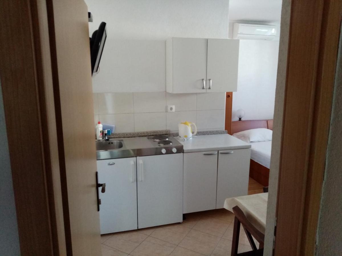Apartments Iva Baška Voda Buitenkant foto