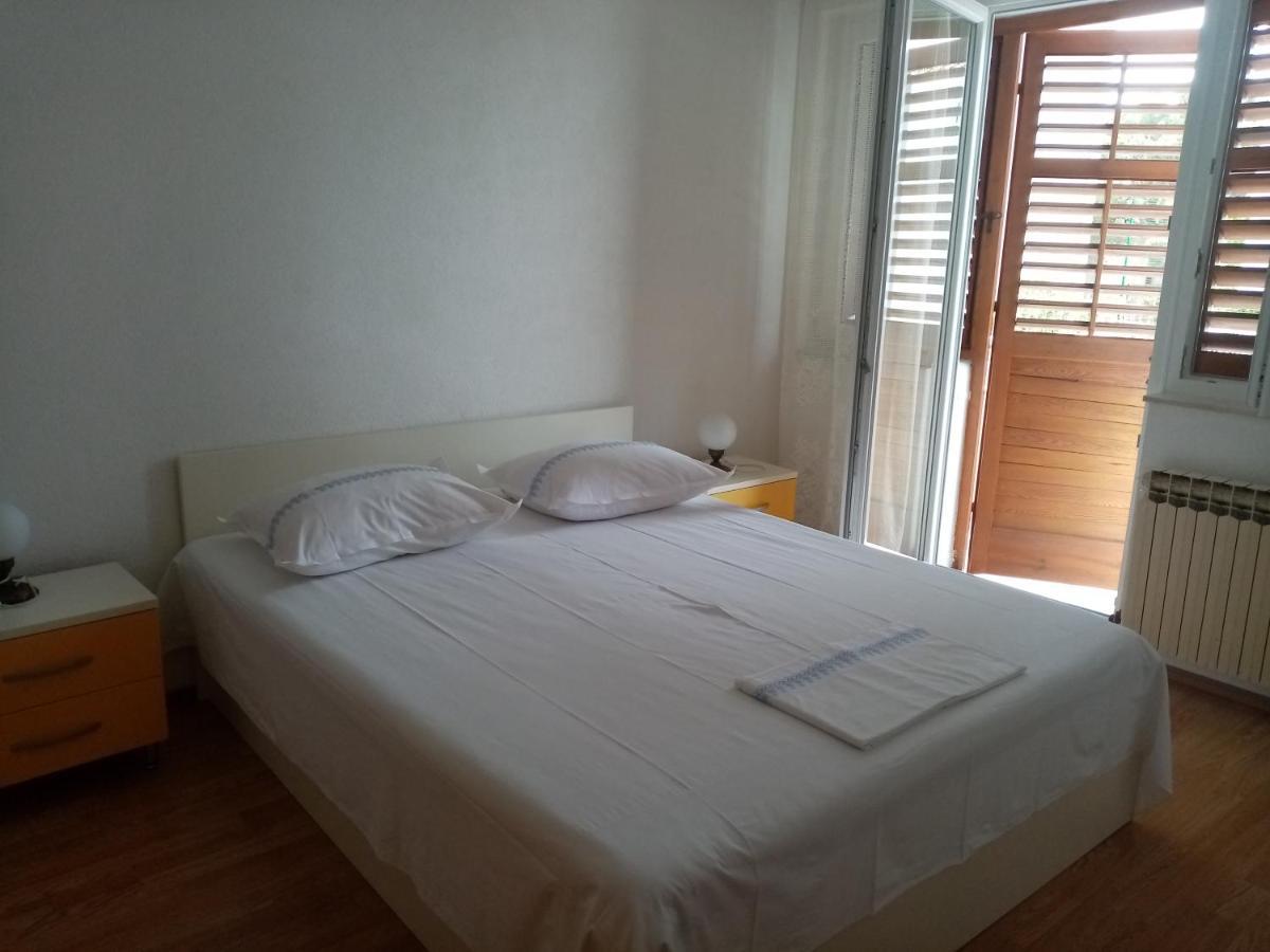 Apartments Iva Baška Voda Buitenkant foto