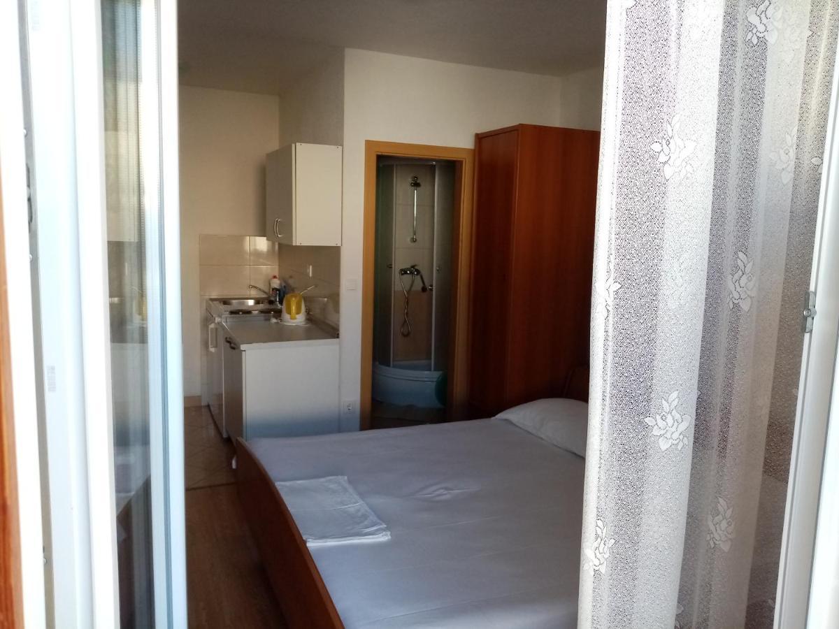 Apartments Iva Baška Voda Buitenkant foto
