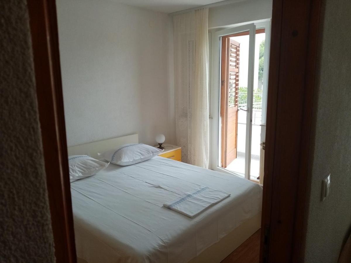 Apartments Iva Baška Voda Buitenkant foto
