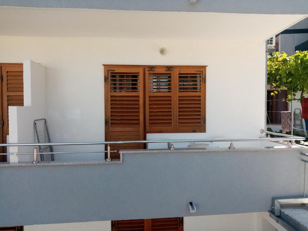 Apartments Iva Baška Voda Buitenkant foto