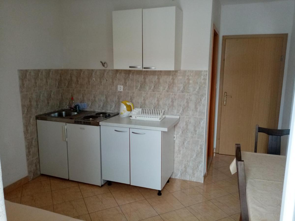Apartments Iva Baška Voda Buitenkant foto
