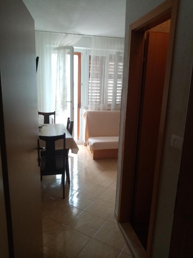 Apartments Iva Baška Voda Buitenkant foto